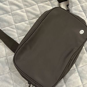 Gap belt bag - never used, new with tags!